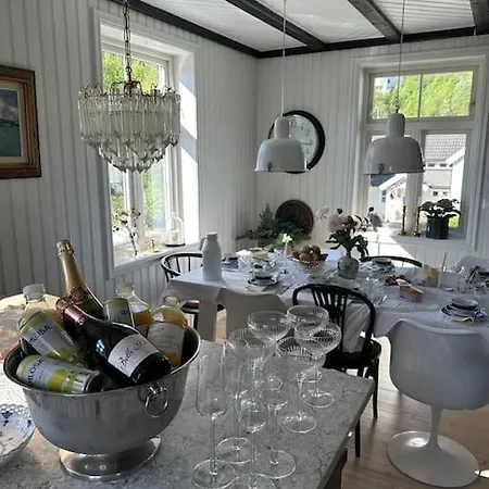 Exclusive 1920 Century 10 Min From Airport