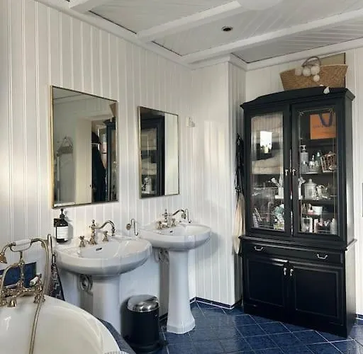 Exclusive 1920 Century 10 Min From Airport Villa