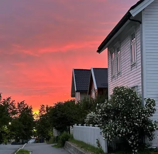 Villa Exclusive 1920 Century 10 Min From Airport Malvik