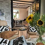 Exclusive 1920 Century 10 Min From Airport *